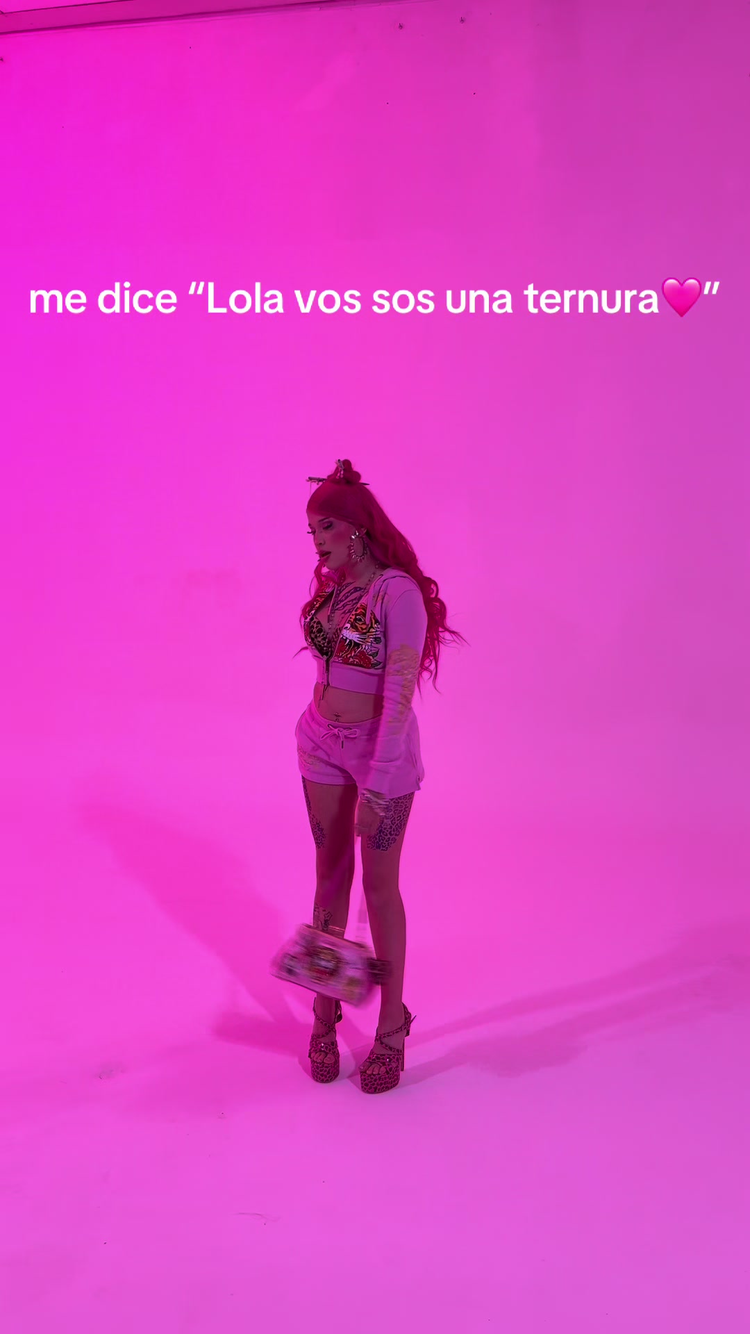 @holalola