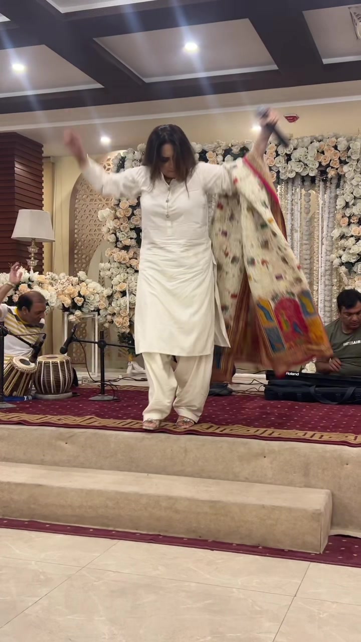 @Neelam_Mahi