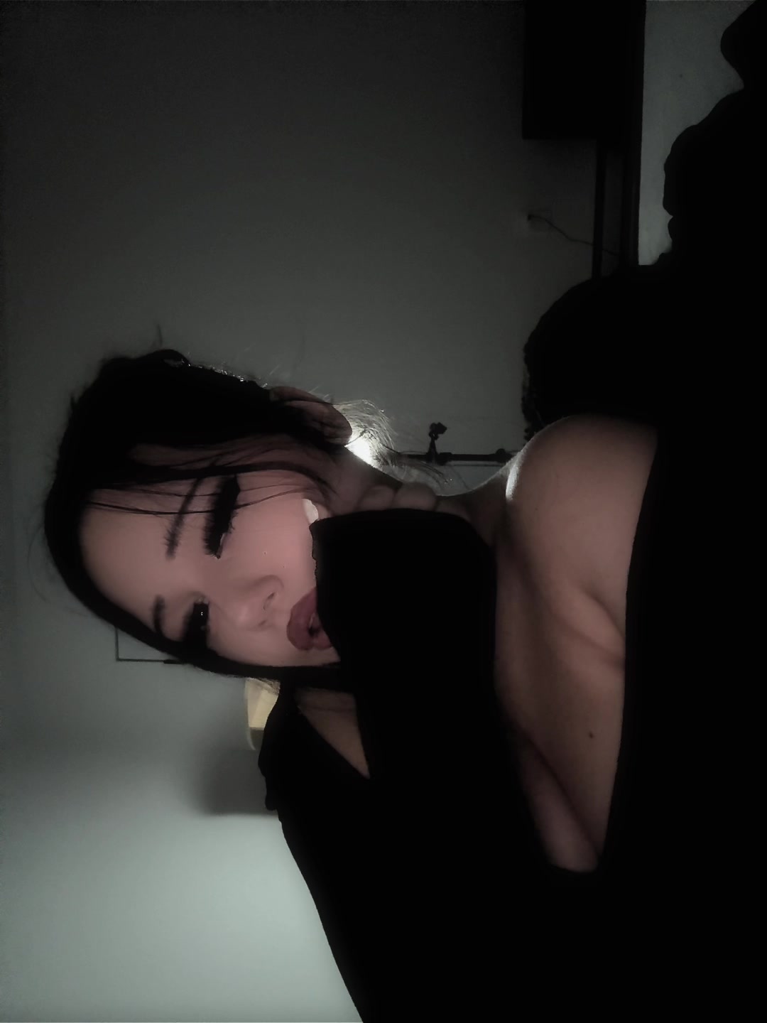 @✞