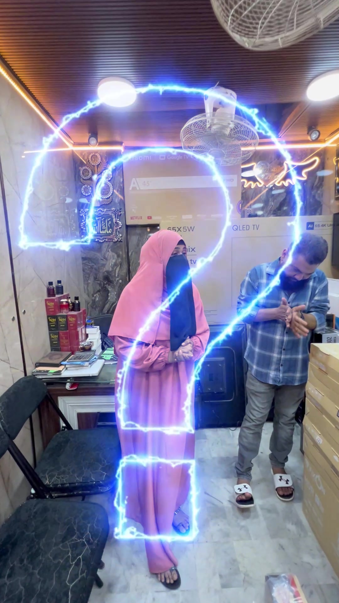 @🔴صباء سکندر (◕‿-)✌