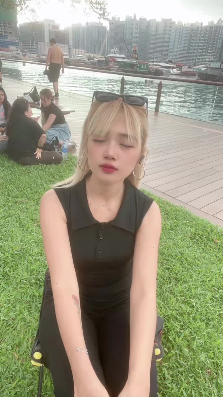 @👑𝙌𝙐𝙀𝙀𝙉𝙇𝙔👑