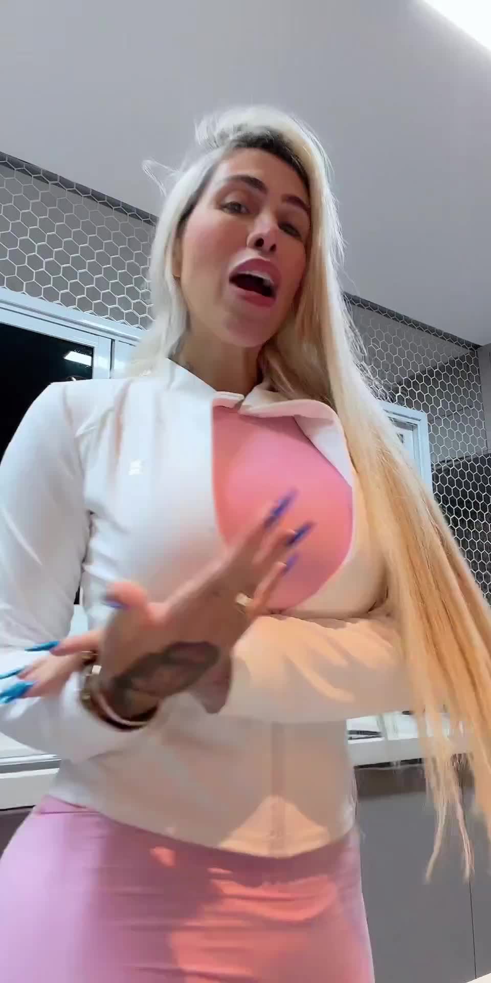 @JUJU FERRARI 🦋