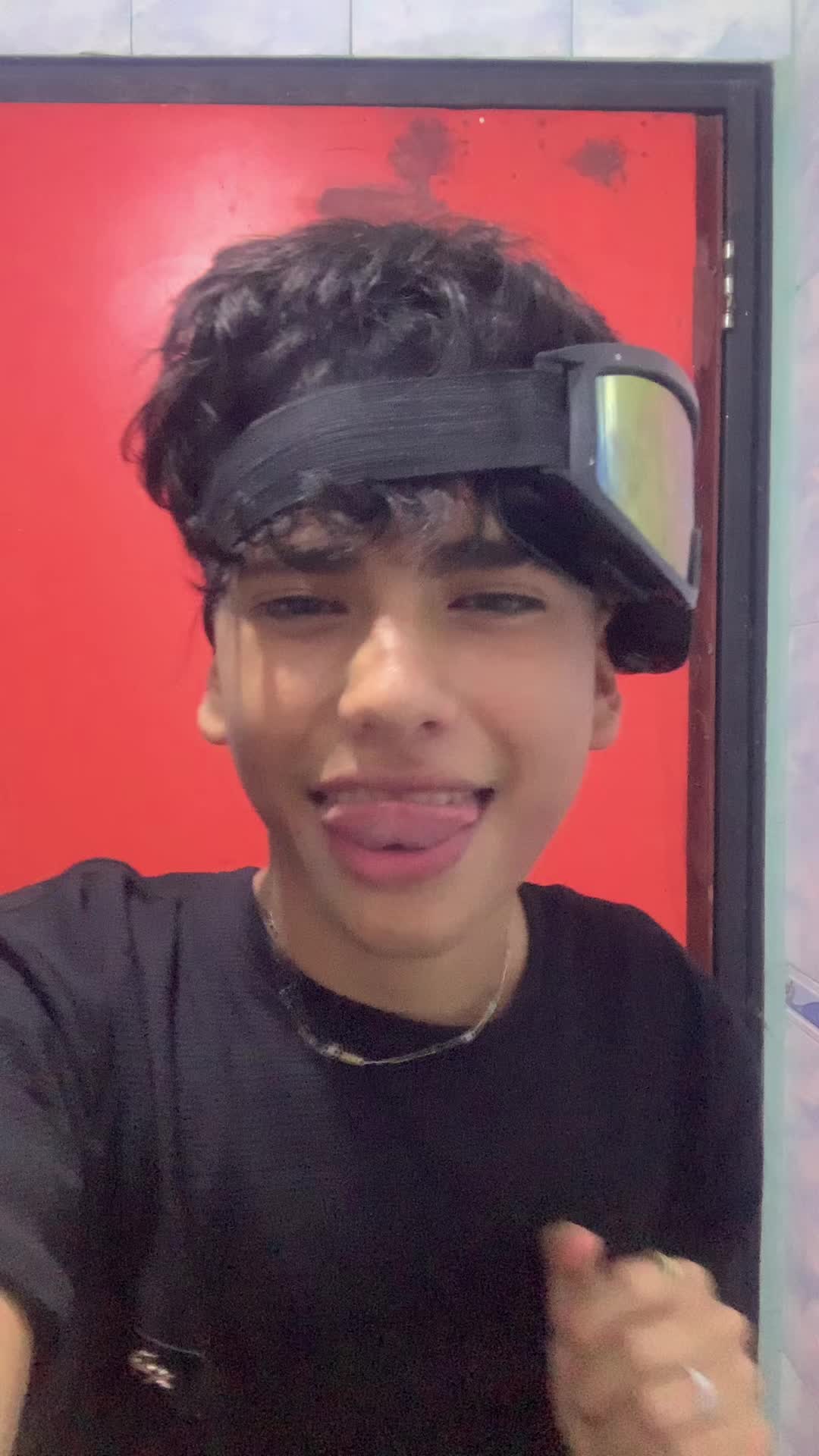 @Emaa 🦈