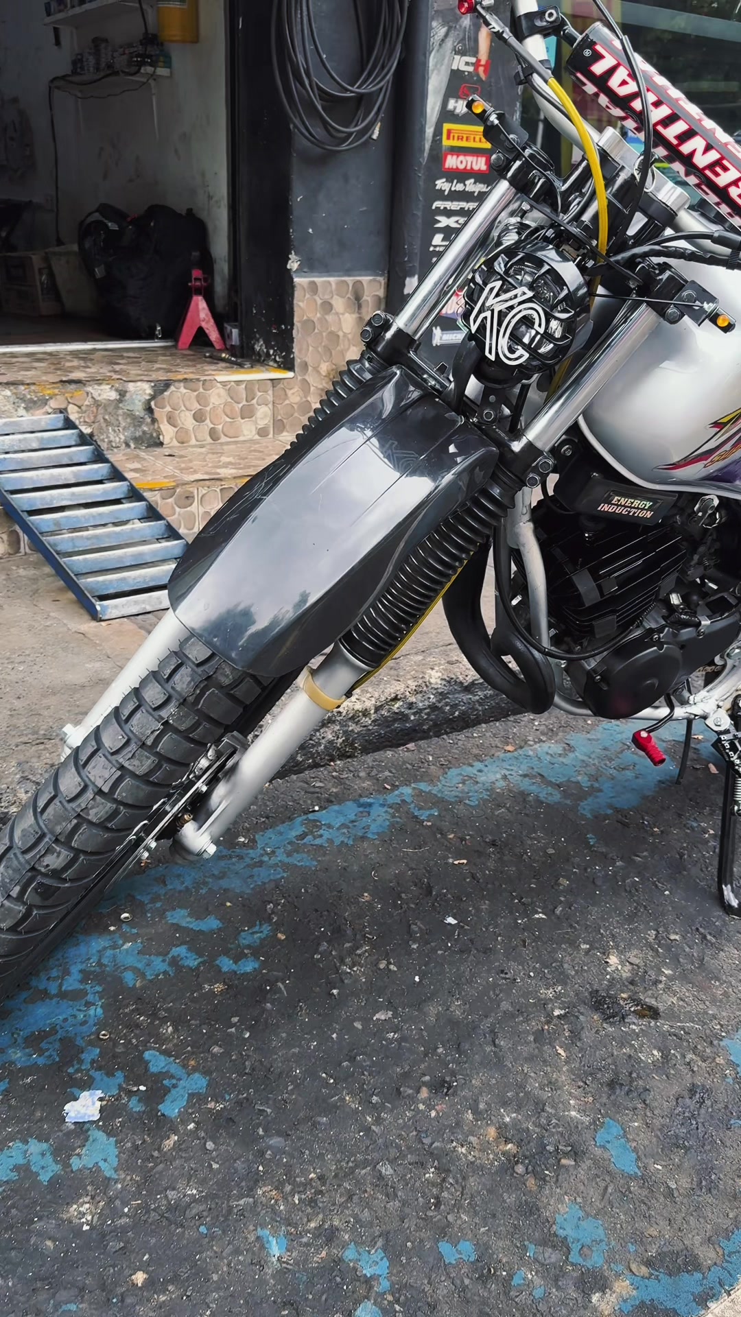 @H.A. Motos