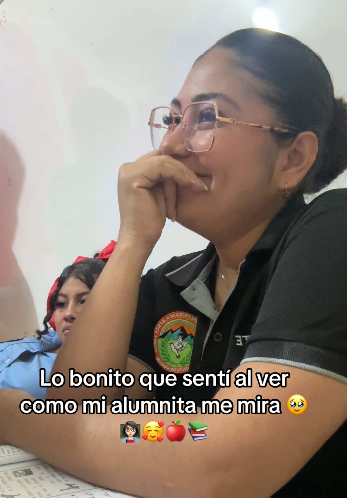 @Miss. Chavez 👩🏻&zwj;🏫🍎
