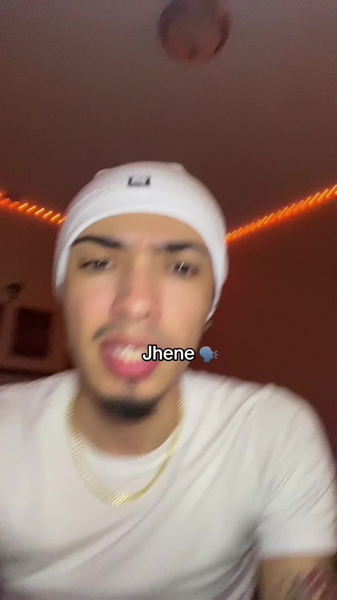 @￼