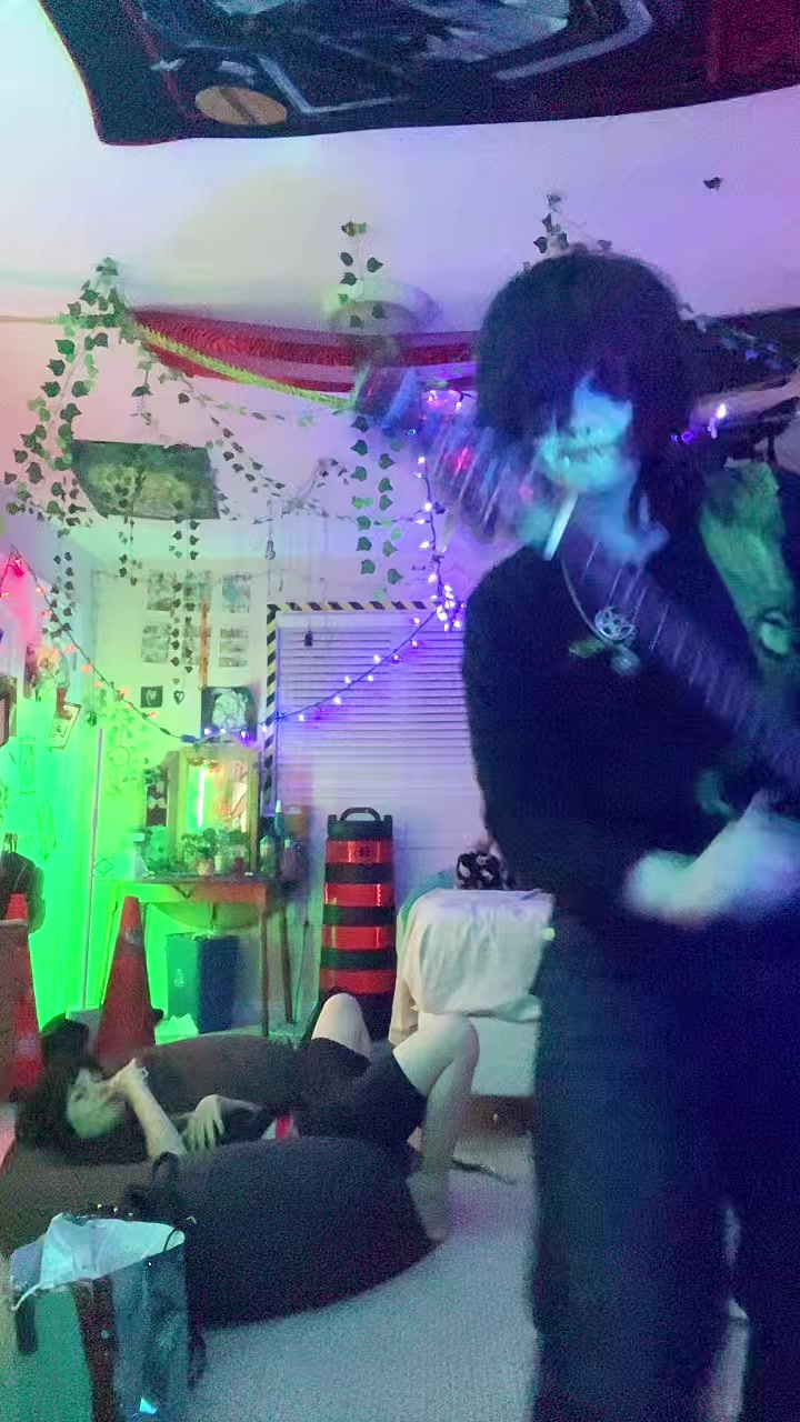 @Nikkolas Lee / vince