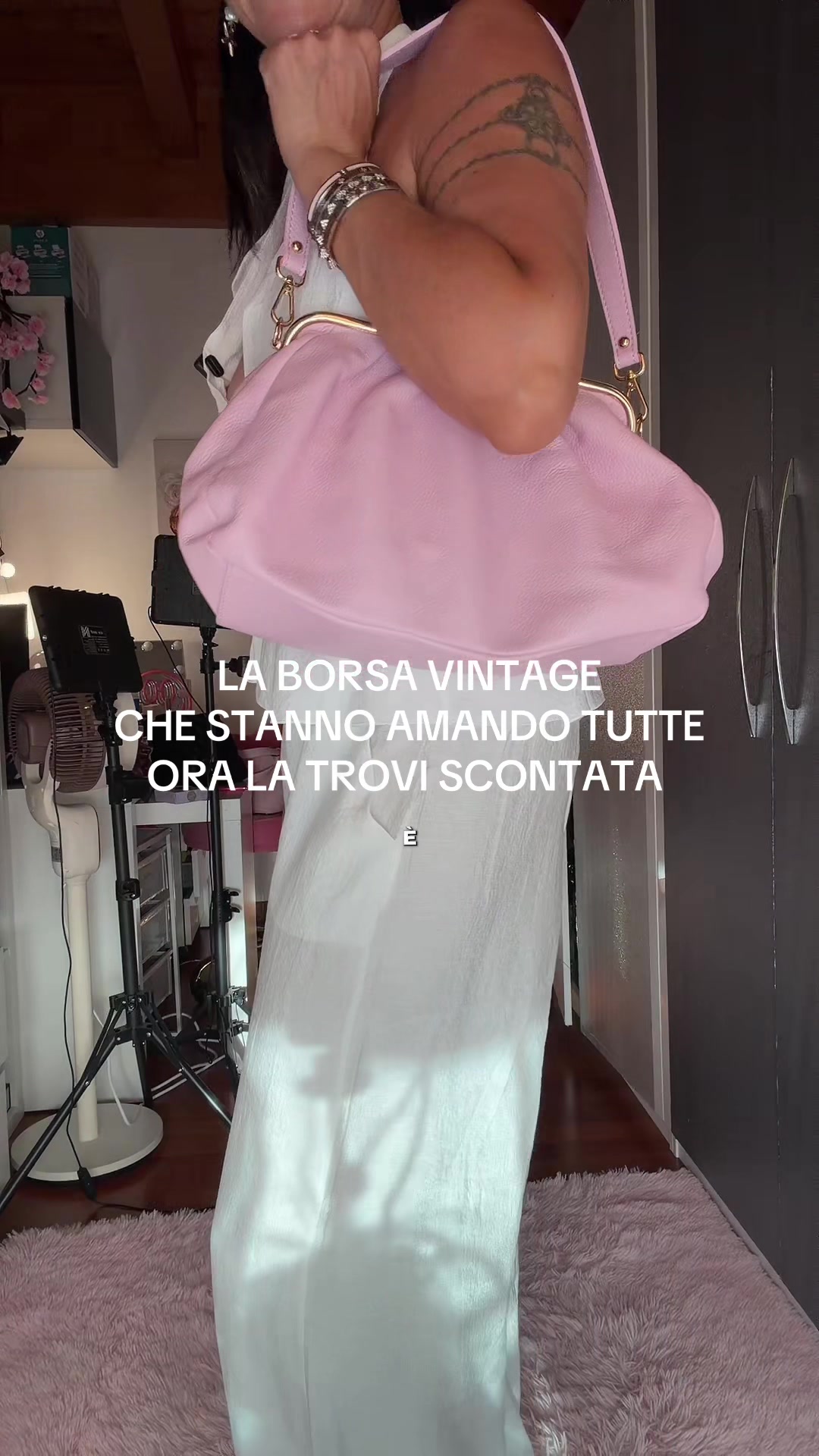 @Simo/beauty content creator