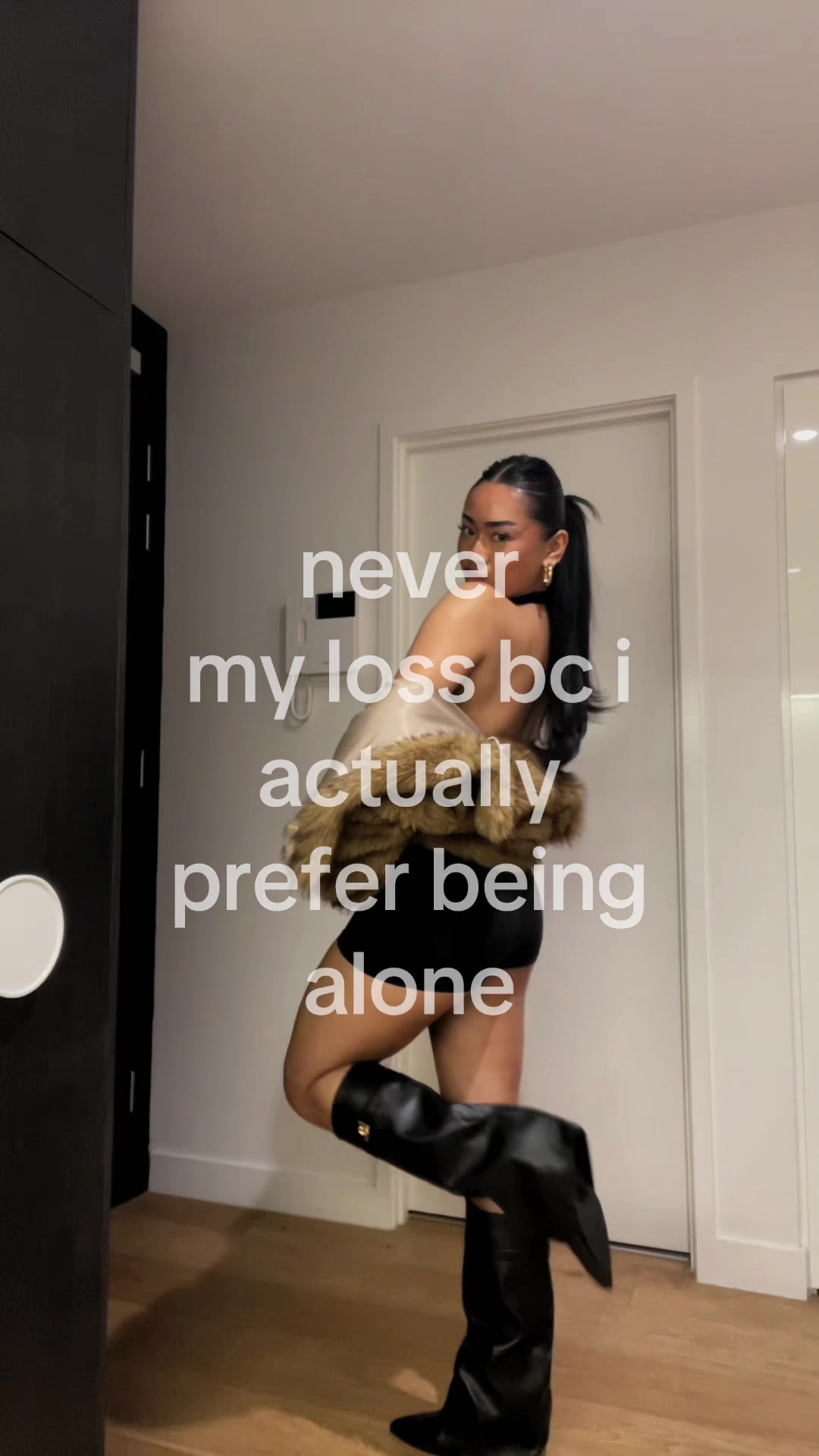 @TH💋NIA