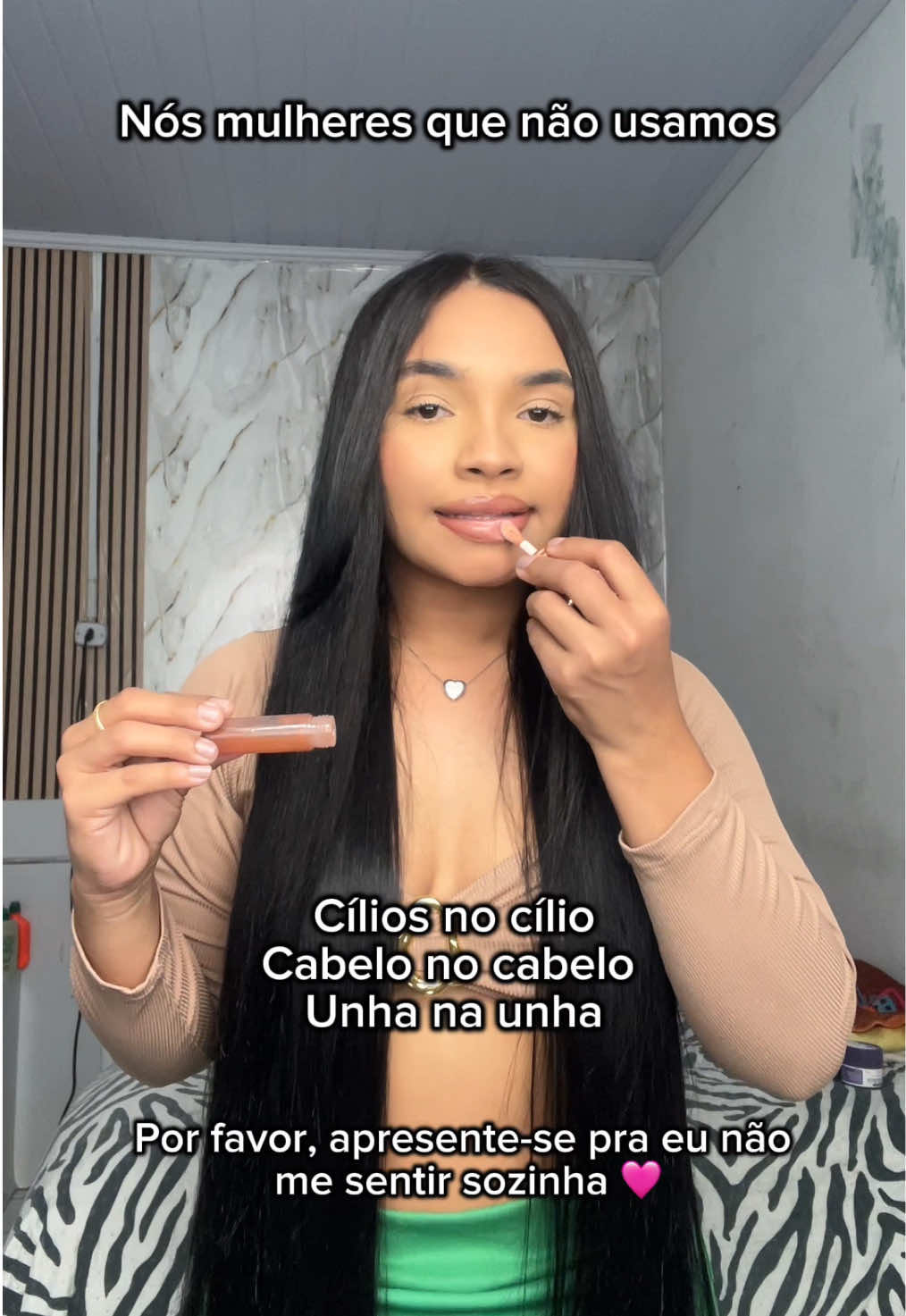 @Lari_motta