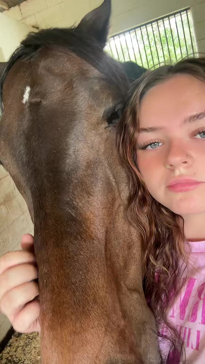 @Ava🫧