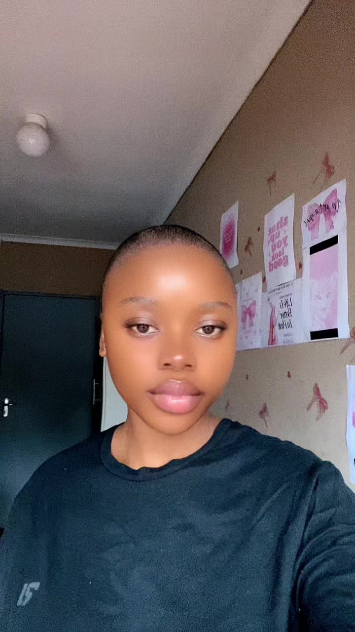 @khumeshna Nxumalo