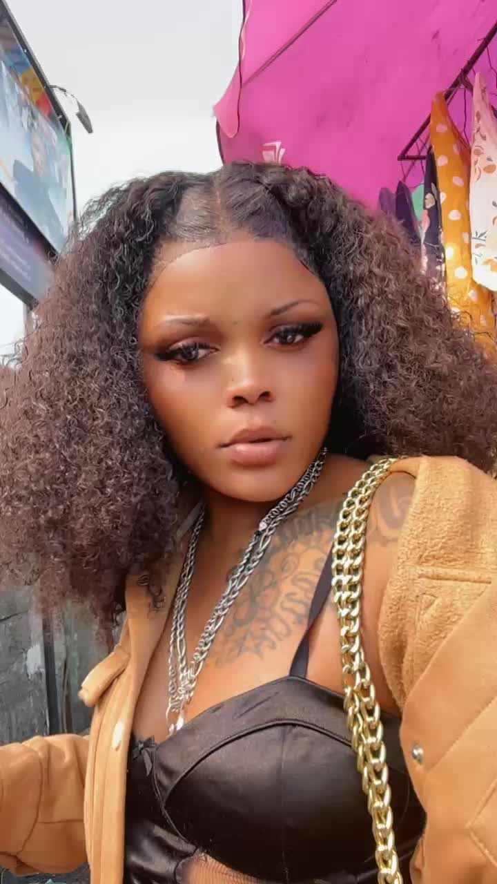 @naomie