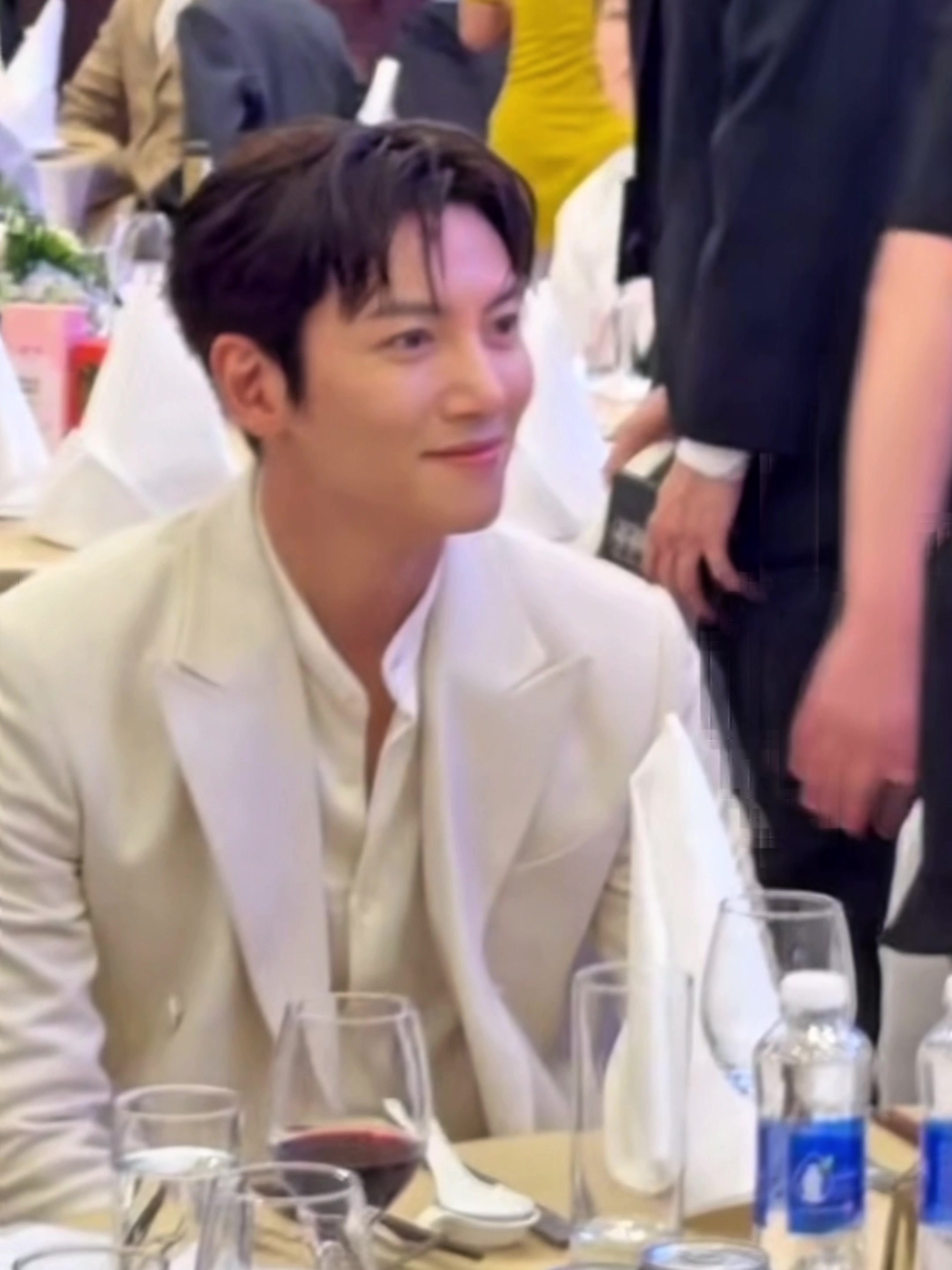@Kh&ocirc;ng c&oacute; g&igrave; ngo&agrave;i PHIM