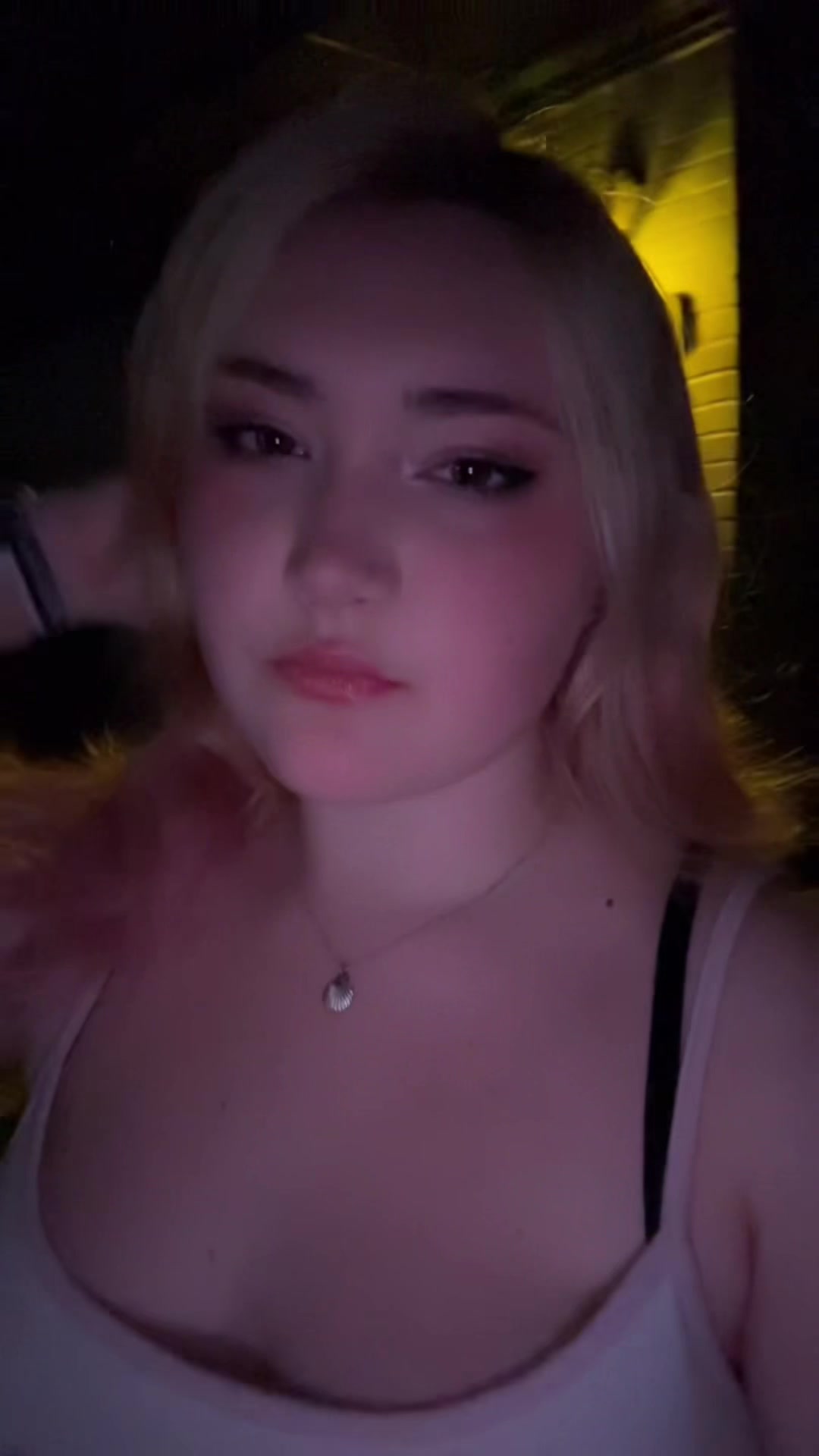 @🐅🌺