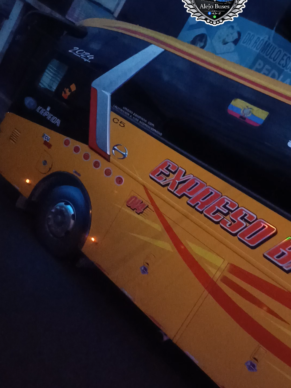 @Alejo_buses