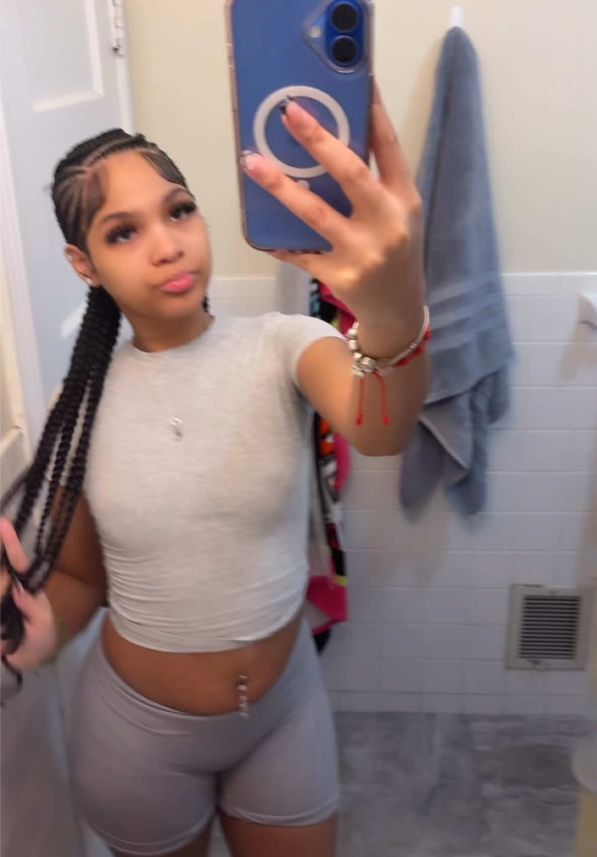 @LizzyB💚