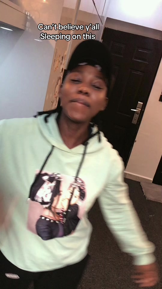 @Ashanti⁷🧃🌍