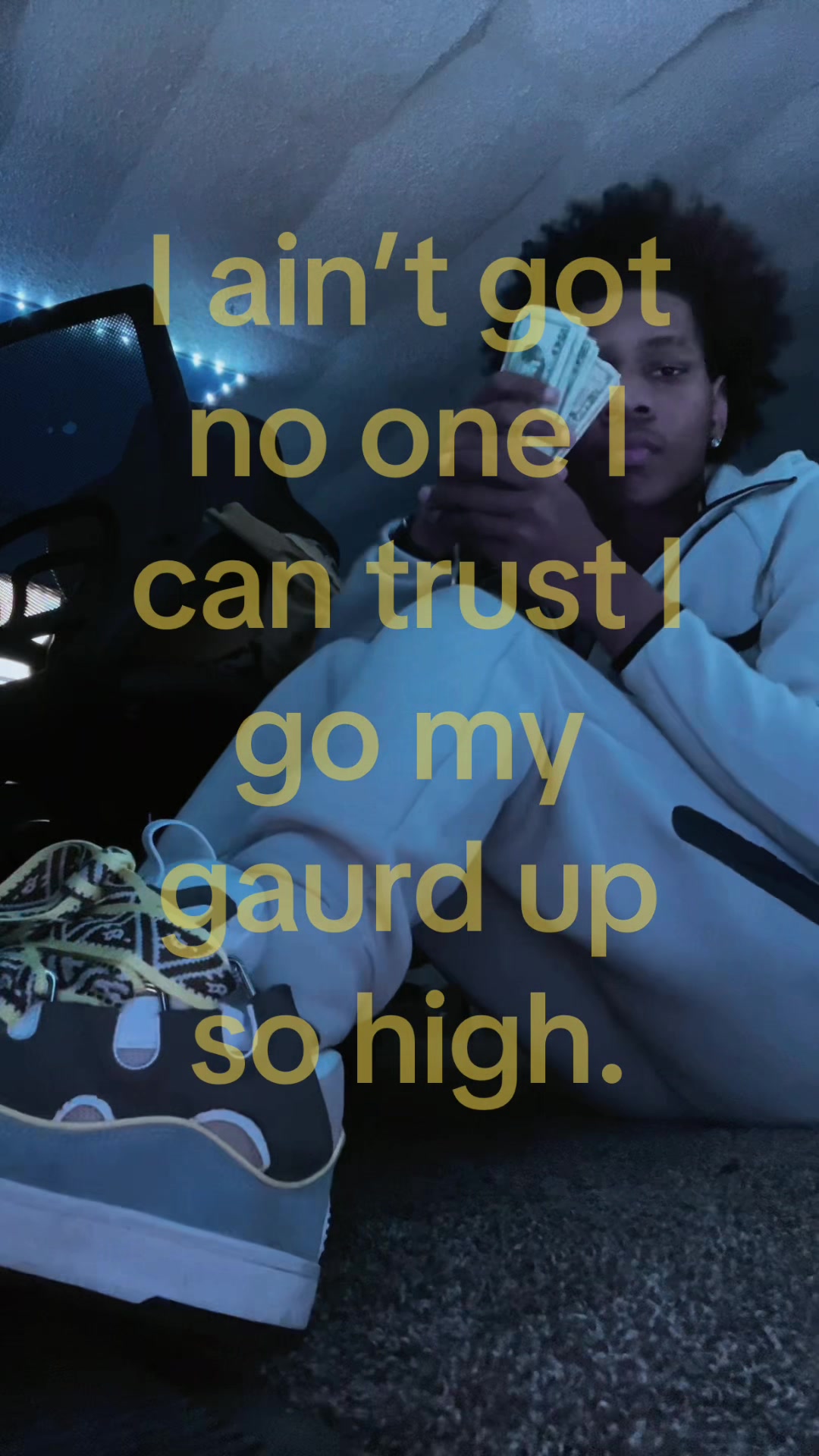 @⃟
