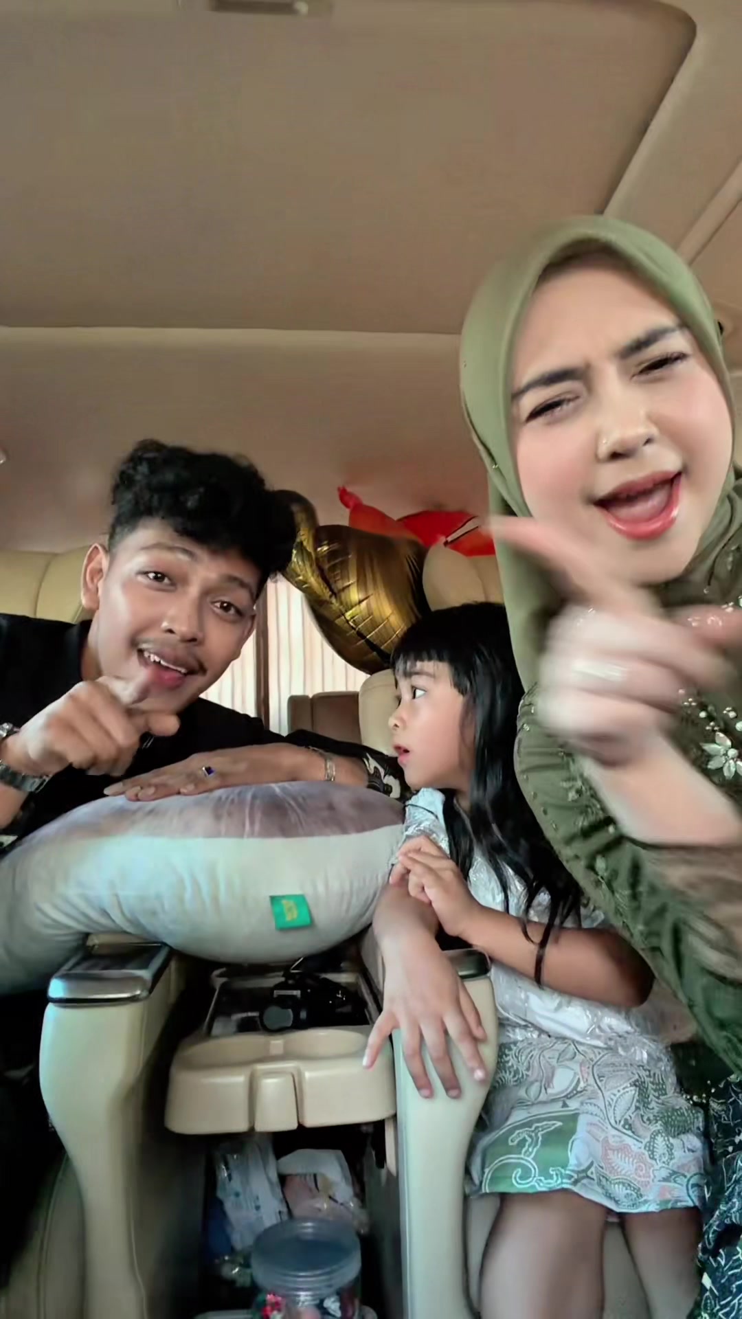 @Ria Ricis