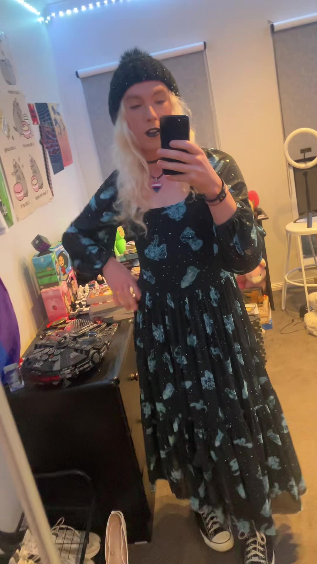 @Foxy_femboy