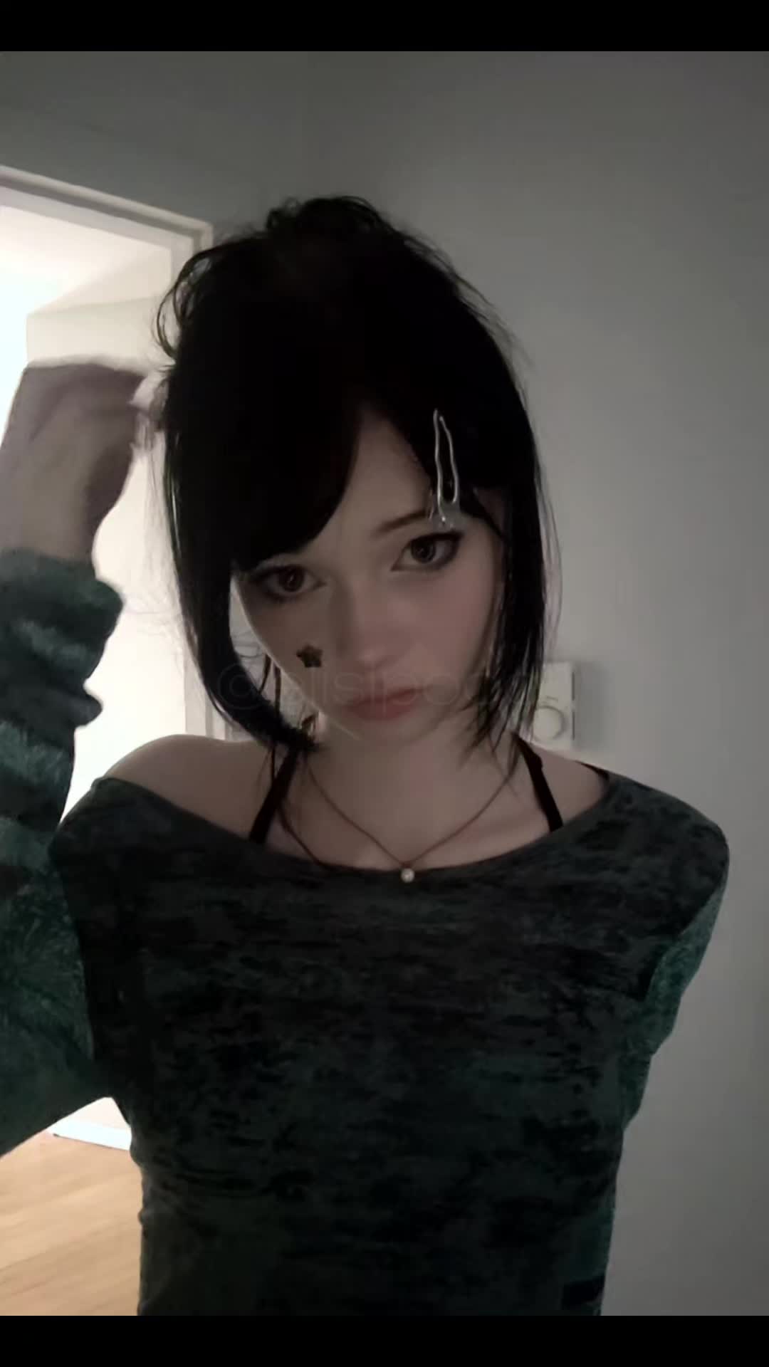 @Ellie🪽