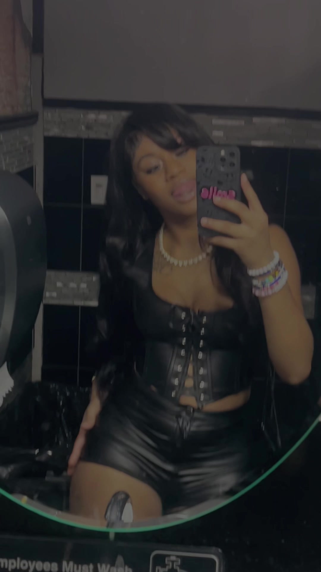 @courtnie 🖤
