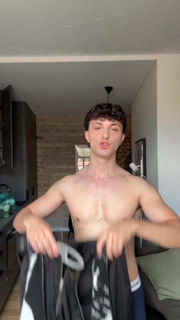 @Elias