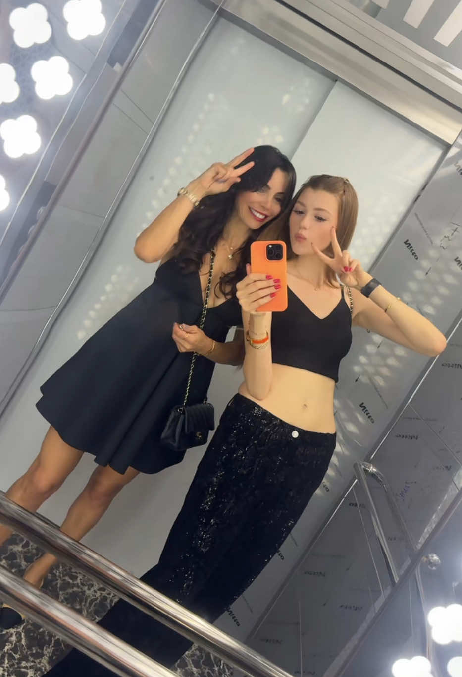 @elaaa