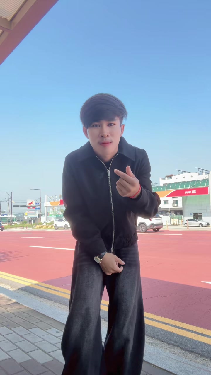 @Ly-ឆាលីន💸