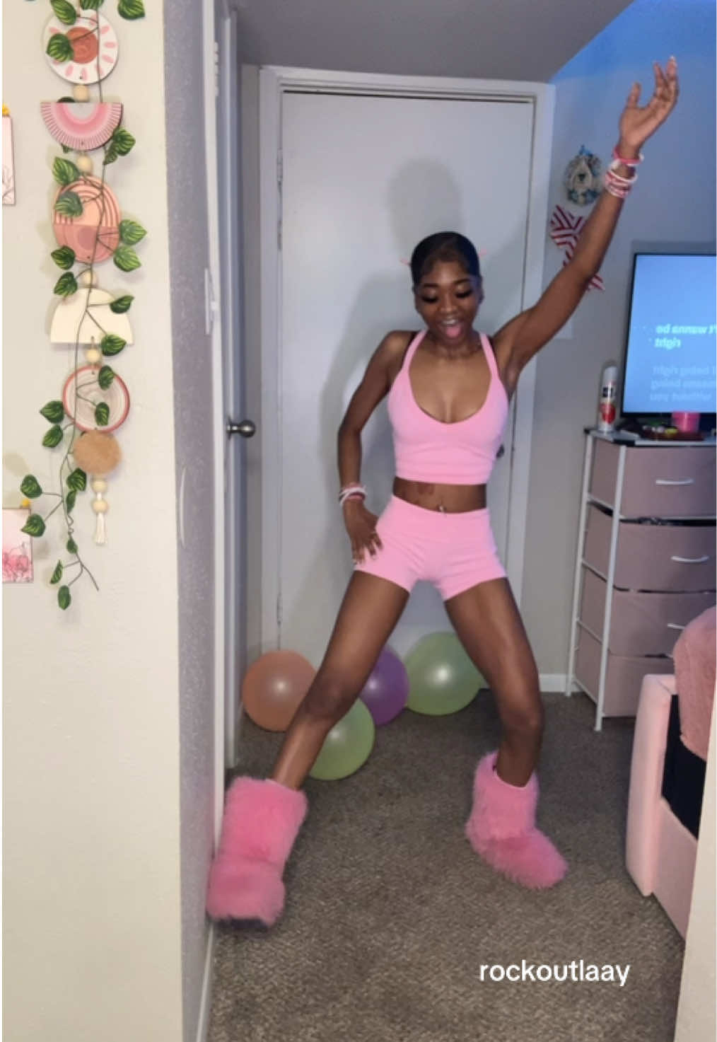 @rockoutlaay
