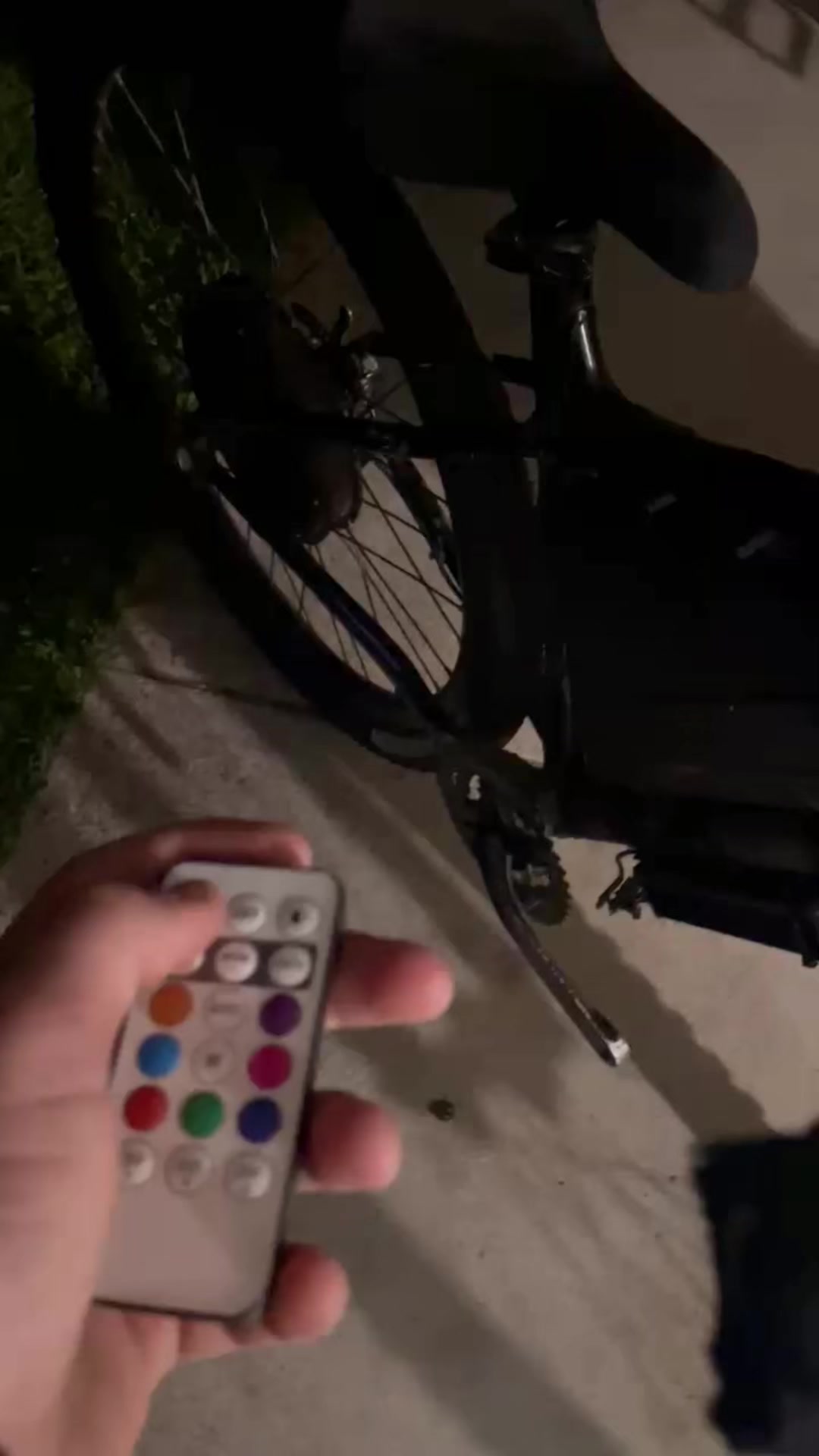 @👾