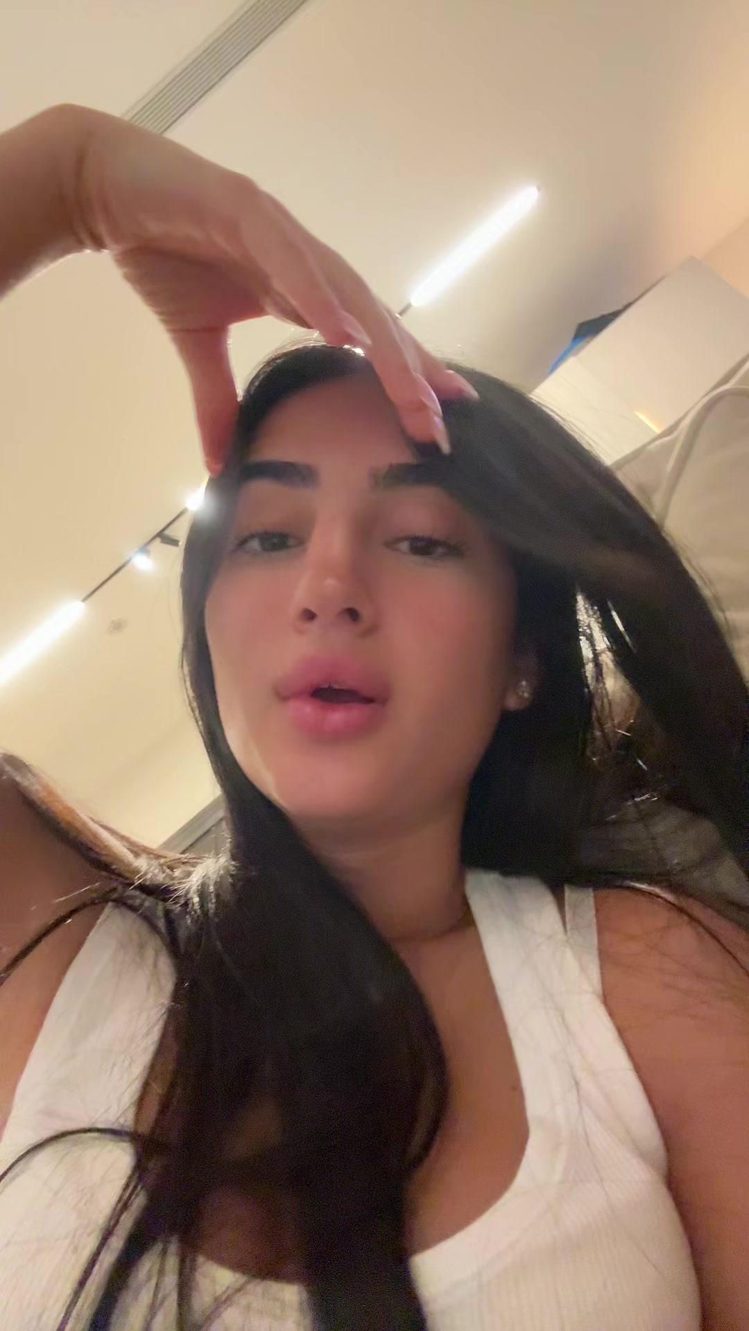 @אגם שוקרי-החלקות שיער