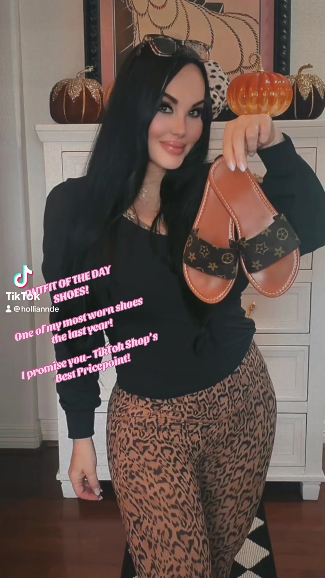 @AuthorHolliAnnDeClemente