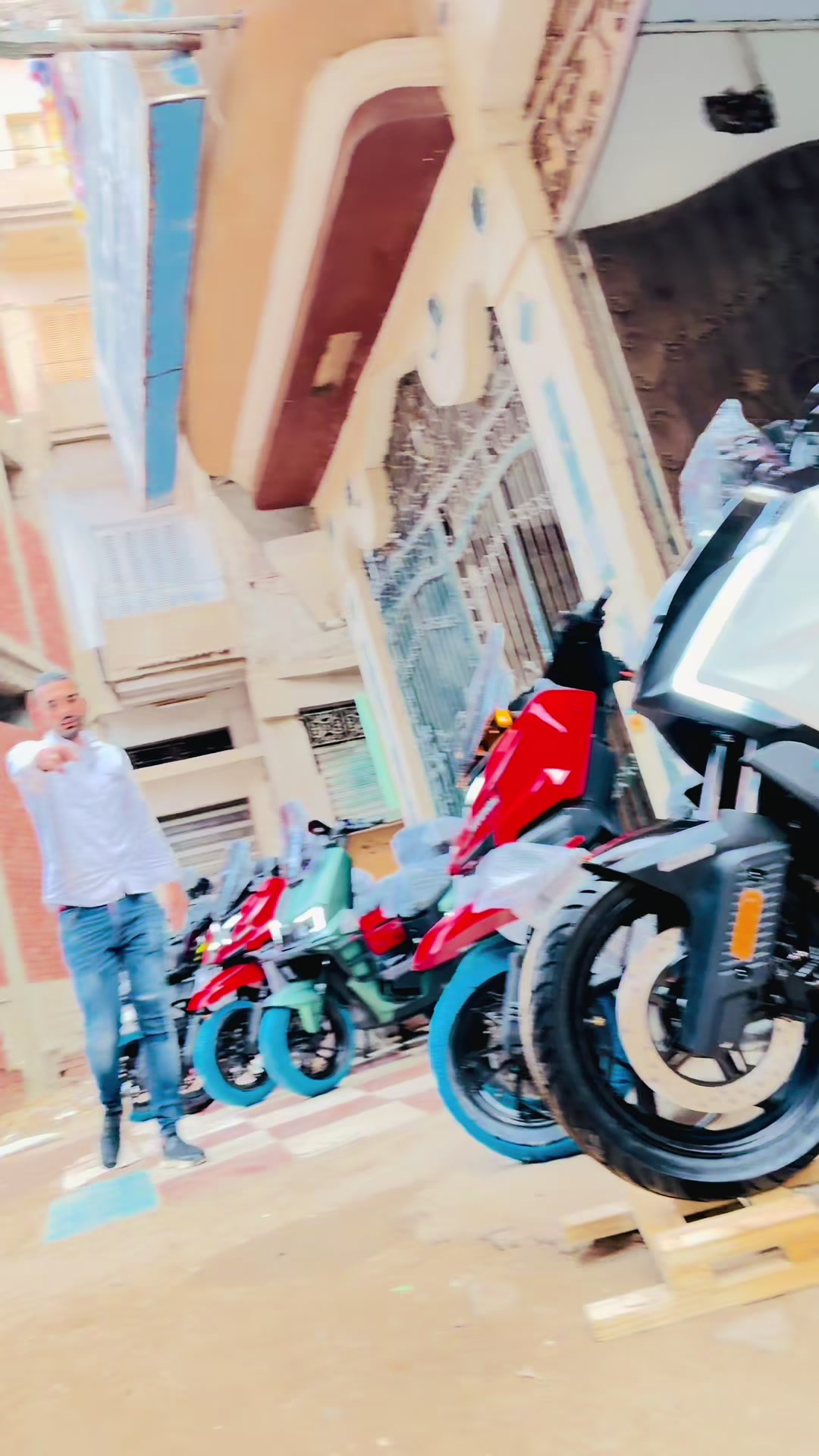 @اسكوتر الشريف غني عن التعريف