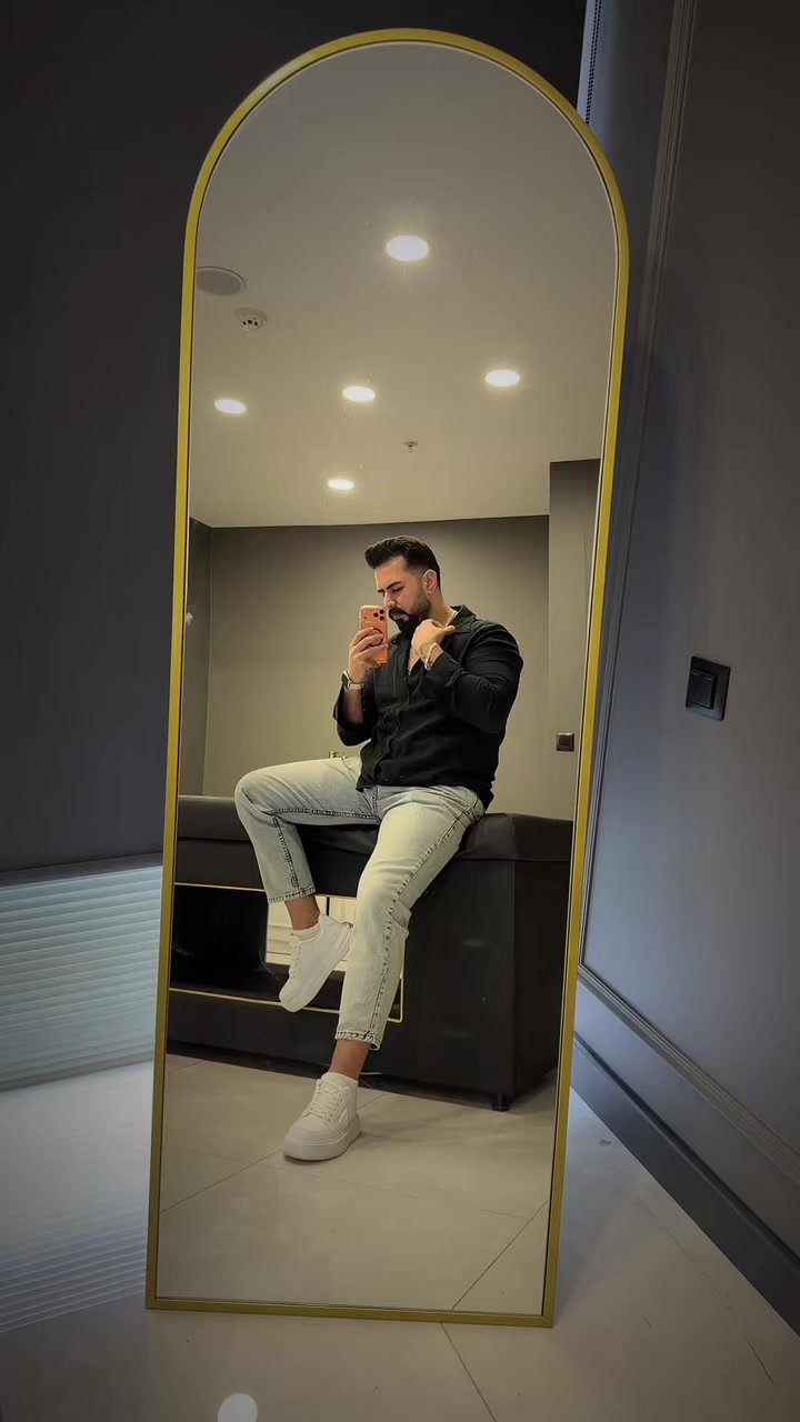 @♛ 𝓒𝓔𝓨𝓗𝓤𝓝  ♛