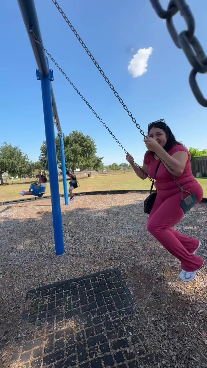 @elizabethyanira