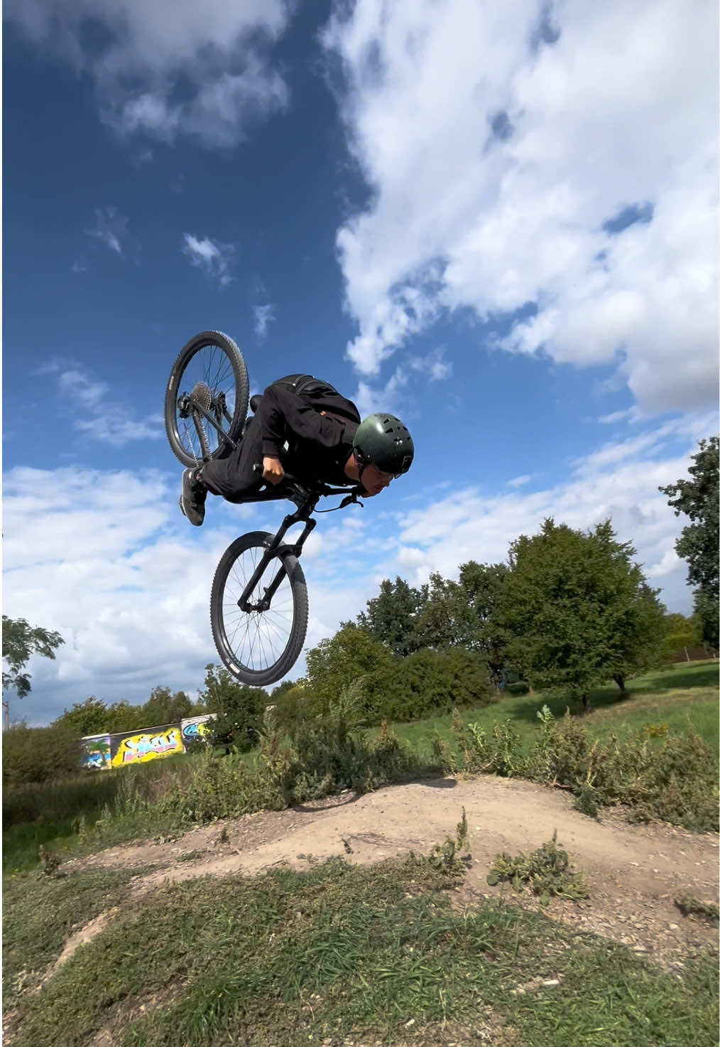 @Johnnyschmidt_mtb