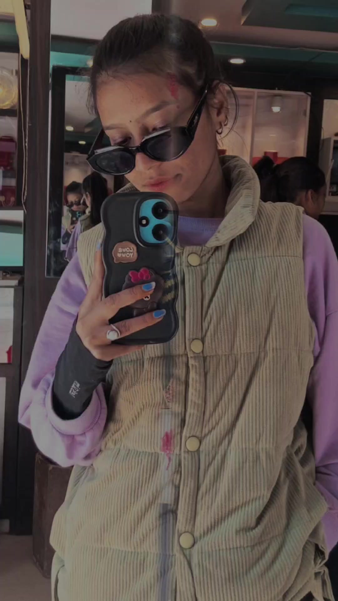 @Sanvee_🖤🦋