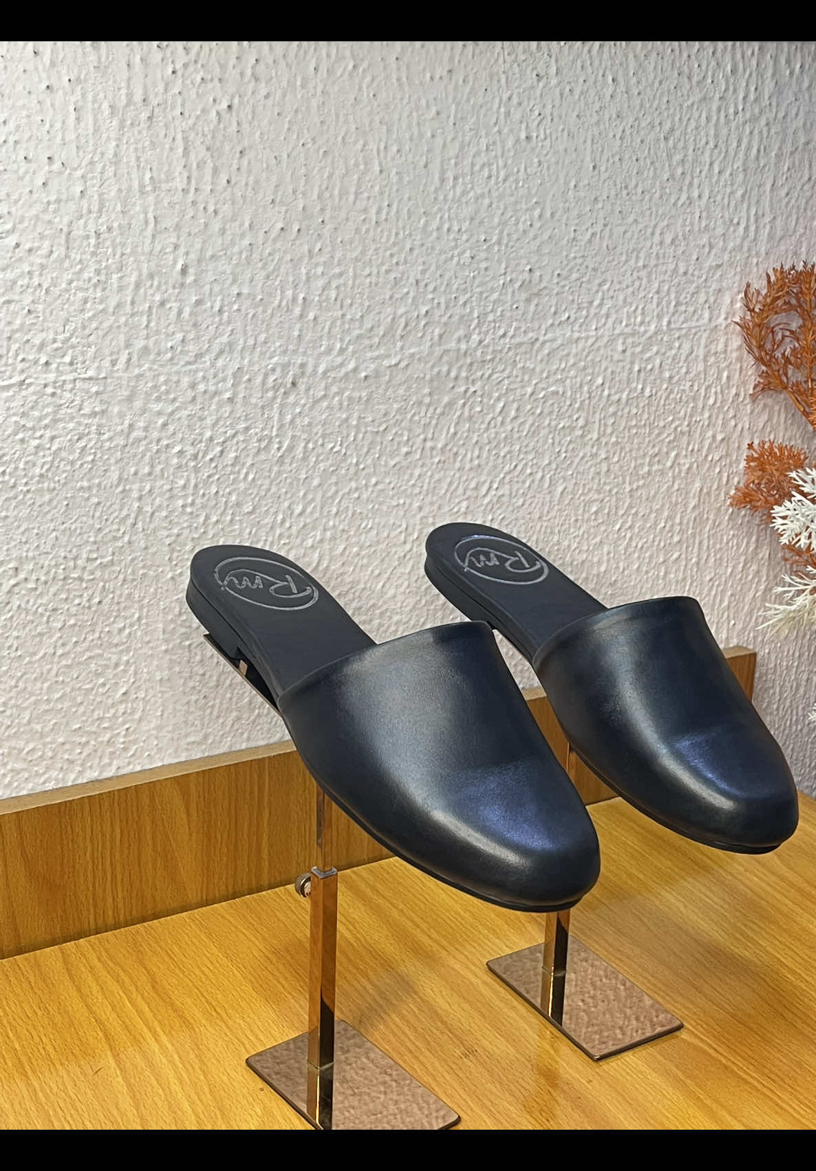 @UNIQUE HANDMADE SHOE AND BAGS