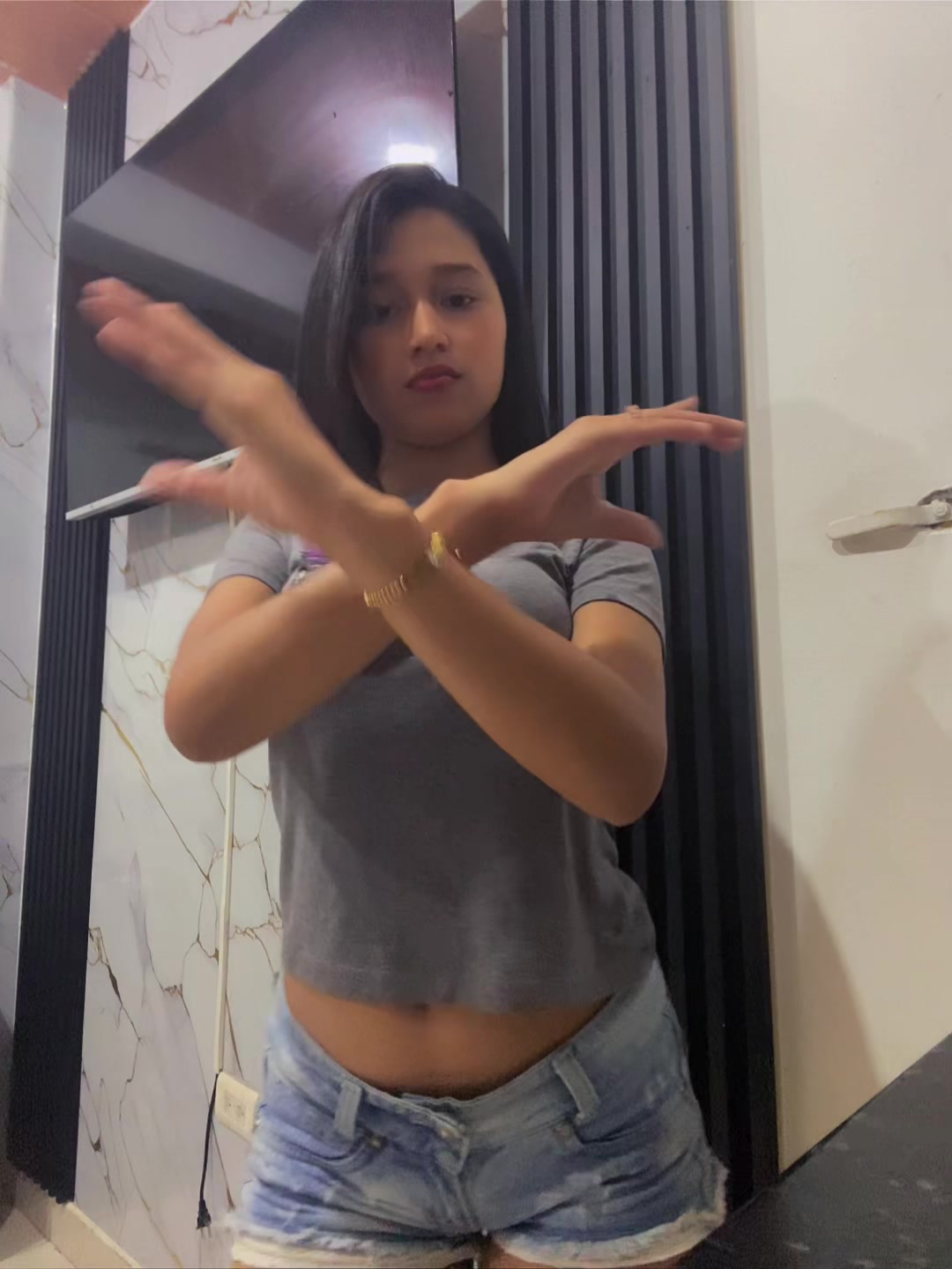 @Valeska๐