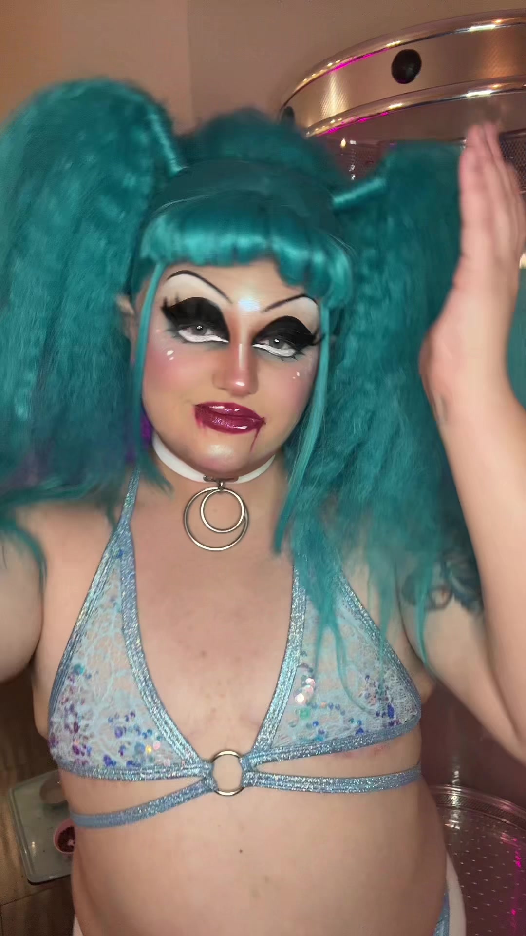 @draggedyanne