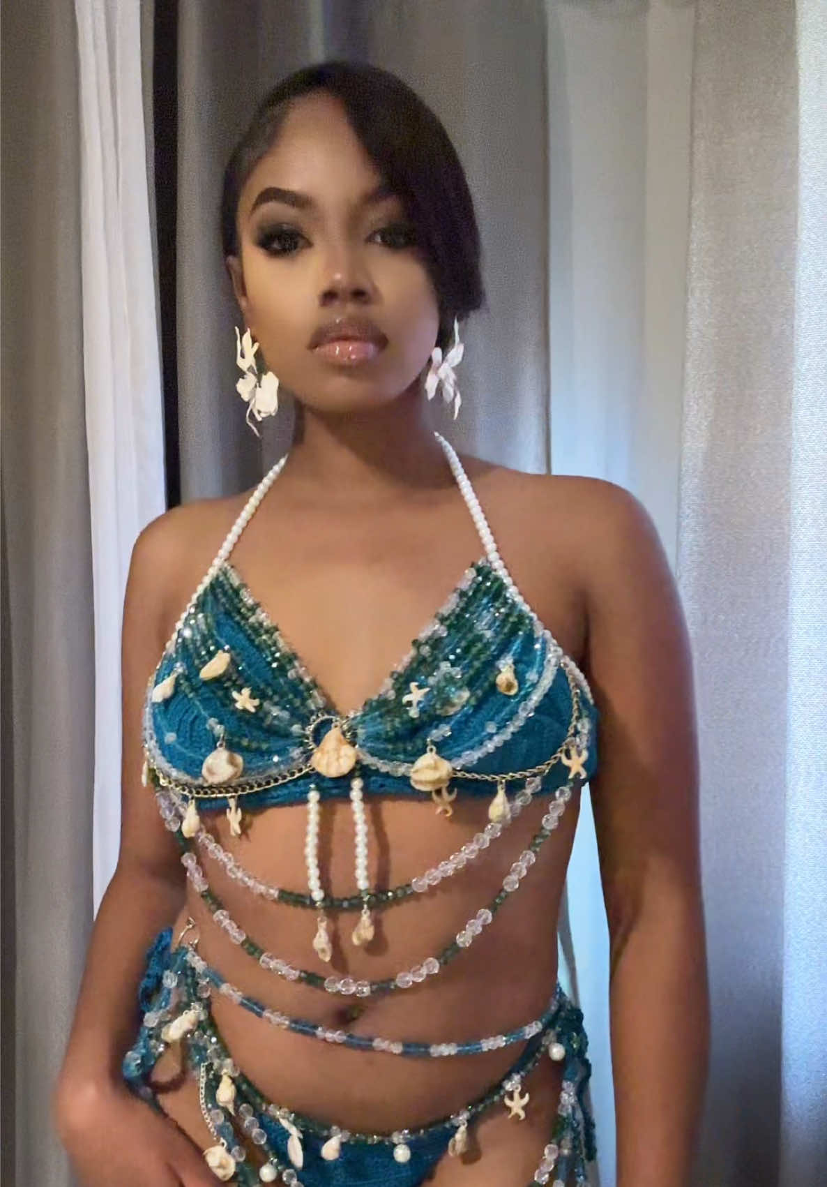 @Gorg3_