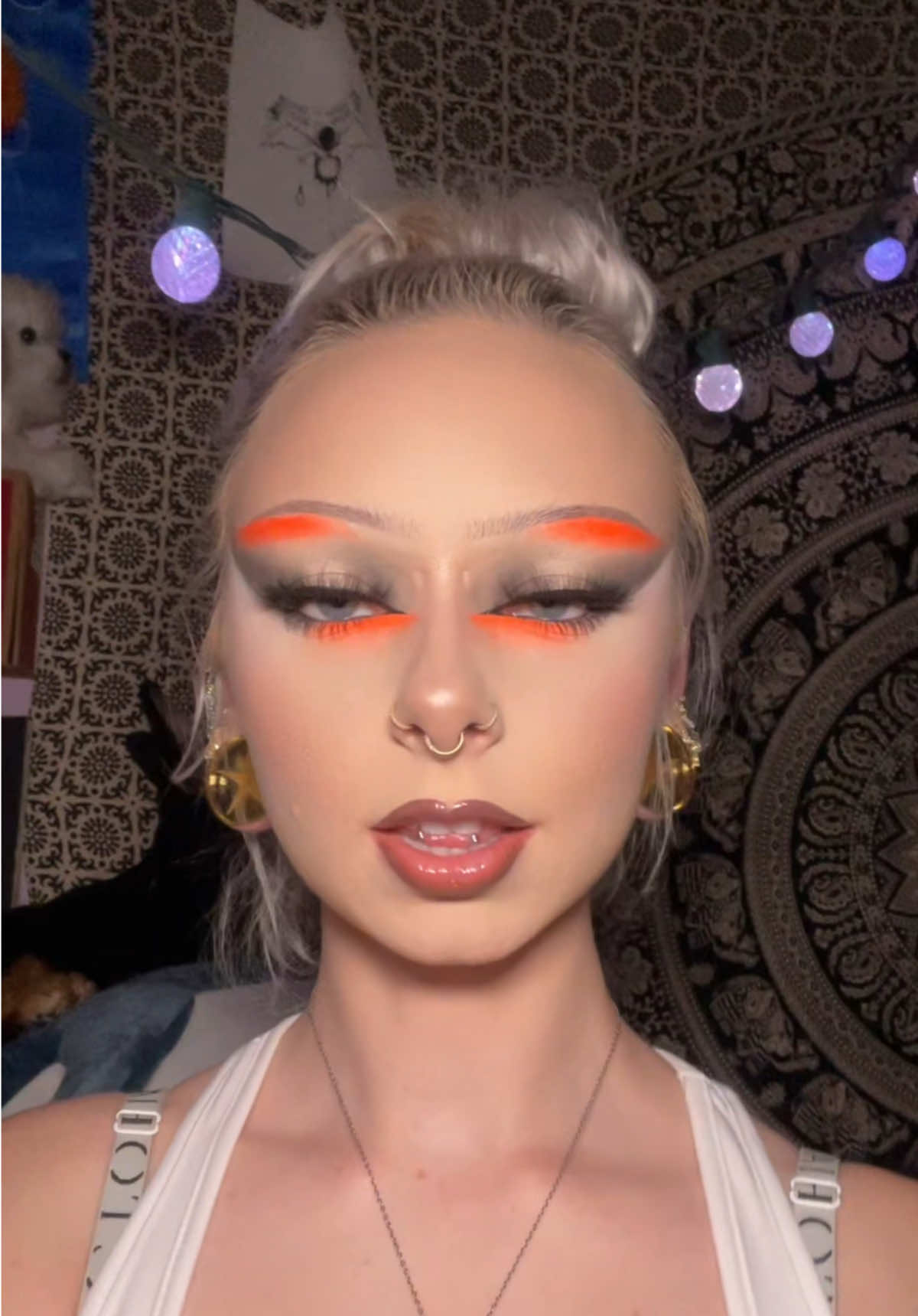 @🧐