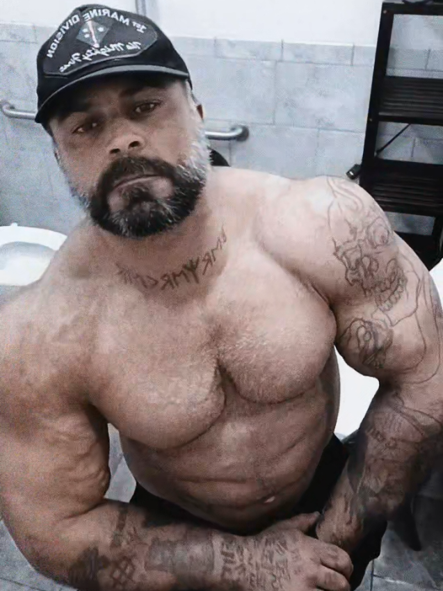 @Flesh_artist_1985