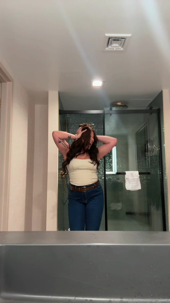 @chrissymmarie