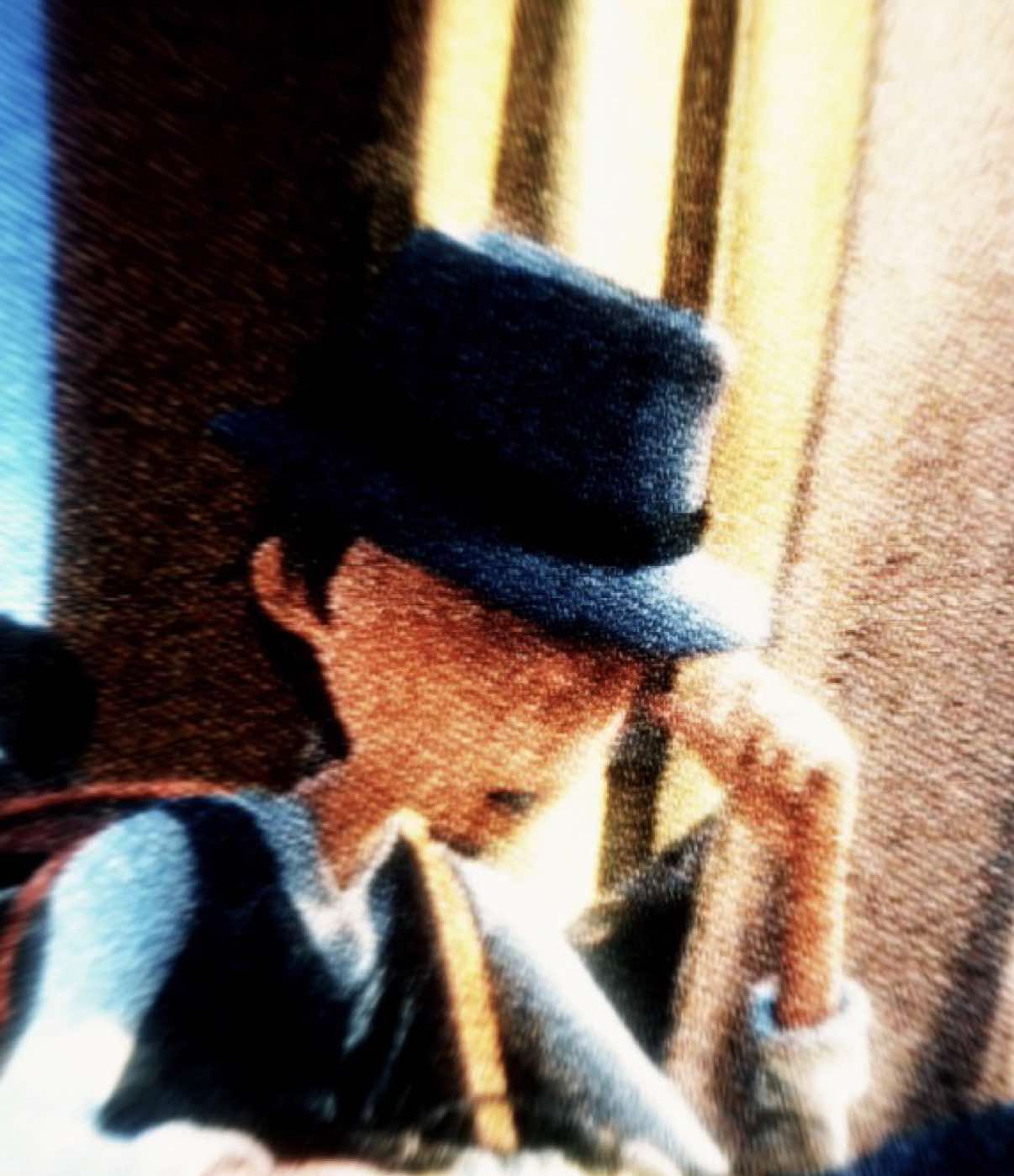 @⃟