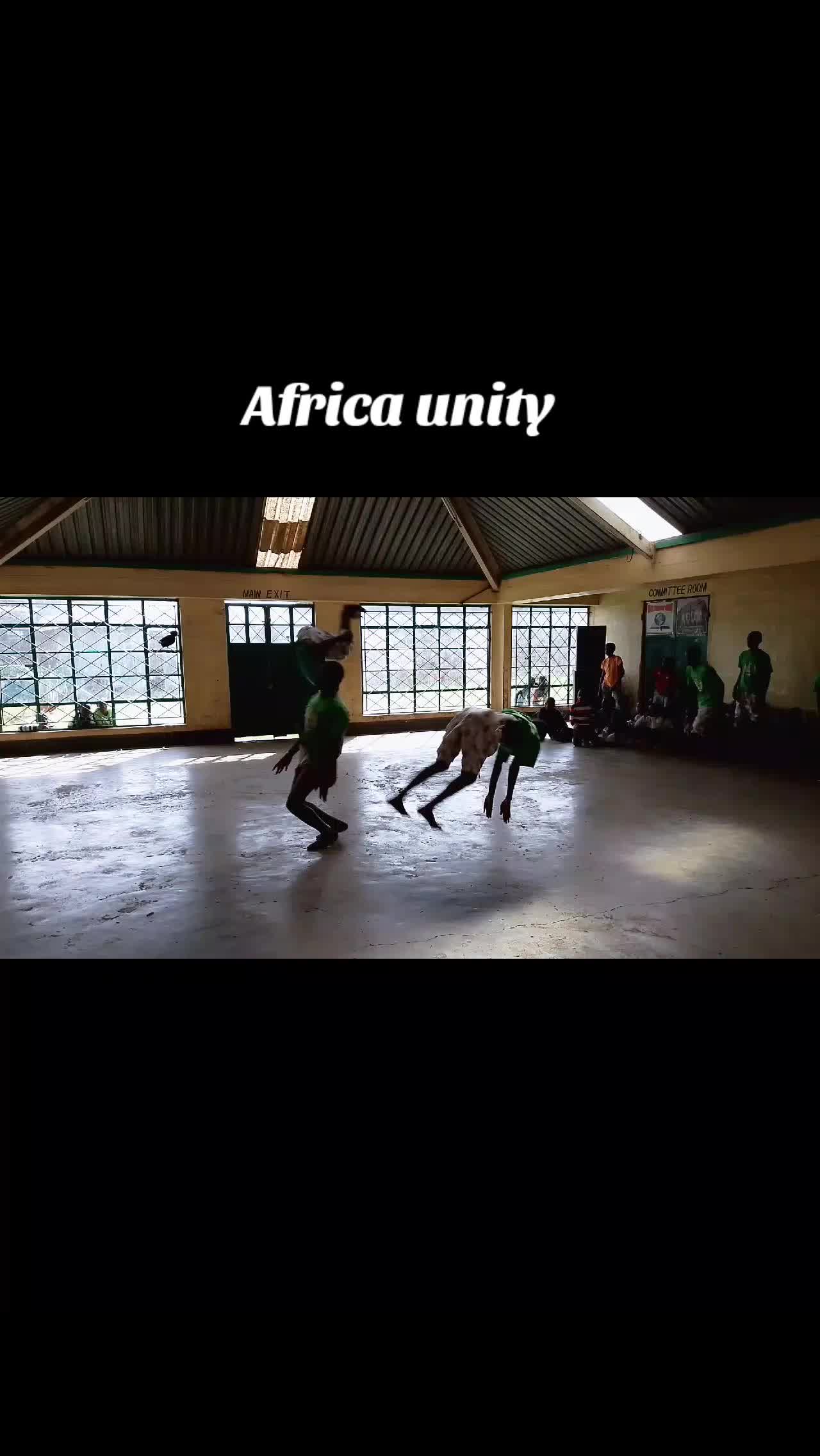 @CHUIS'EMPIREACRODANCECIRCUS254
