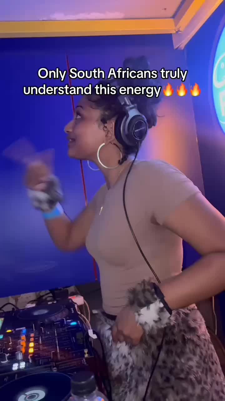 @Dj Teecita | SA’s Fav Mamacita