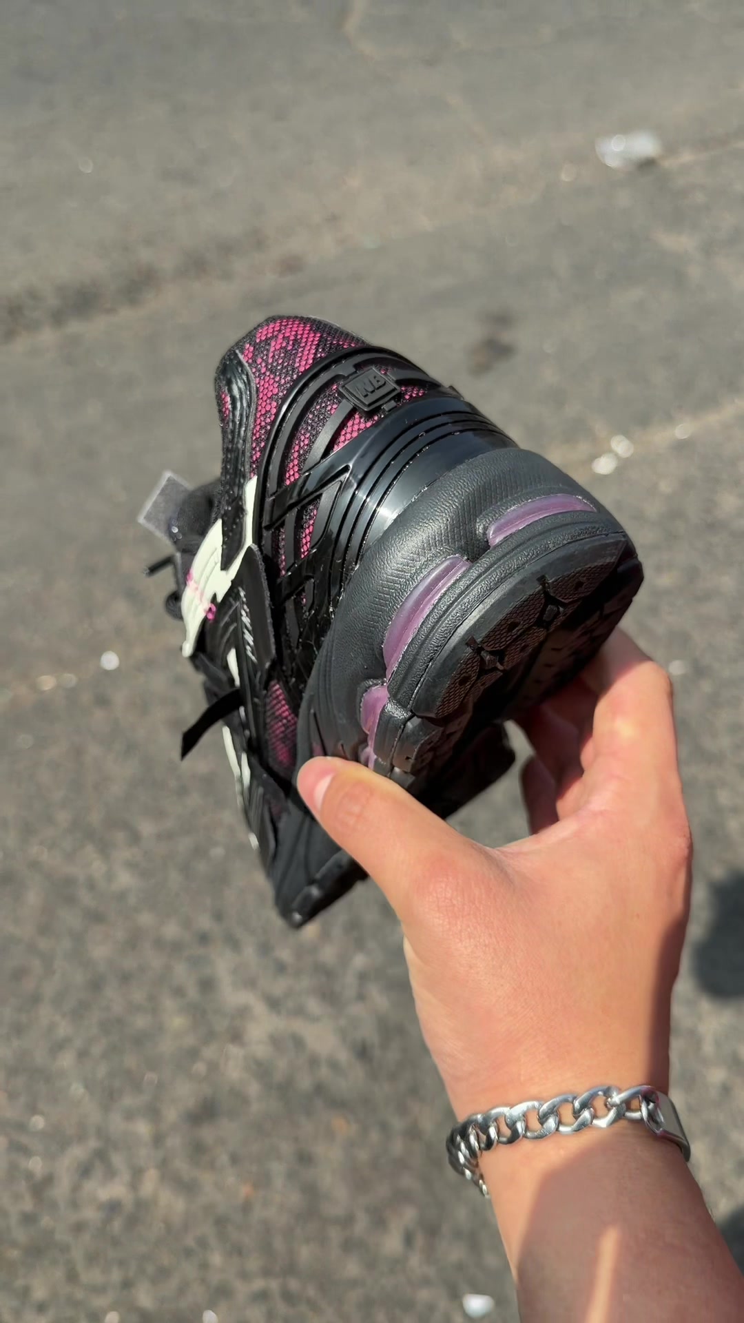 @TONYSNEAKERS